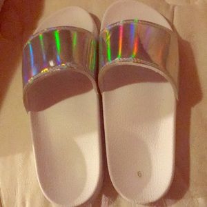 Phoebe metallic slides